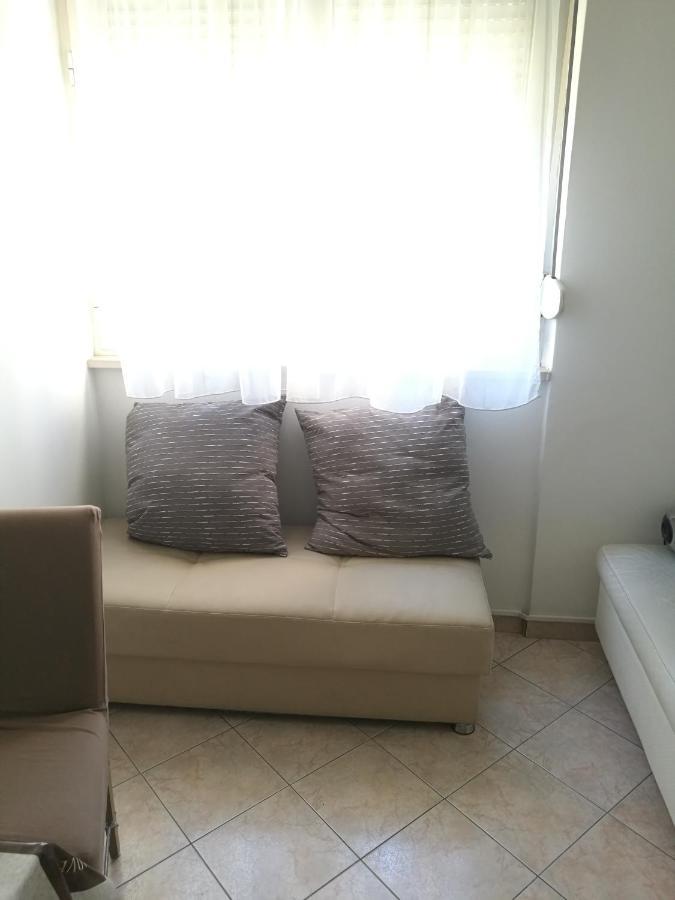 Nice And Cozy Two Single Bed Room Split Exterior photo